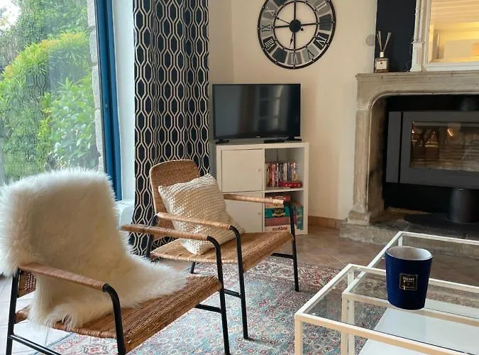 La Gervaiserie - 300m De La Country house Reville