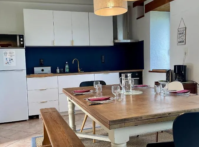 La Gervaiserie - 300m De La Country house Reville