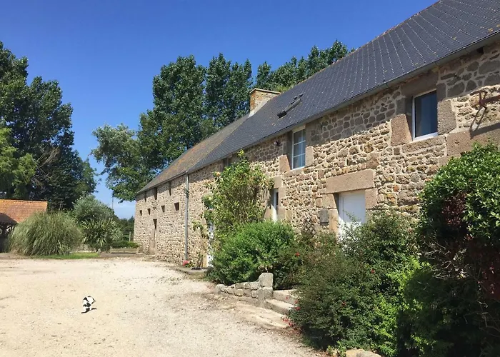 La Gervaiserie - 300m De La Casa rural Réville